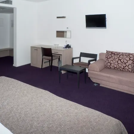 فندق أدريا 4*