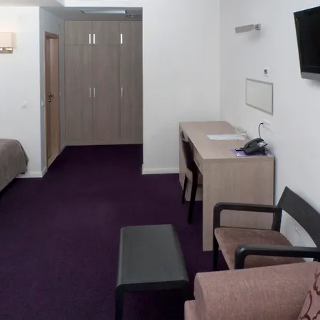 فندق أدريا 4*