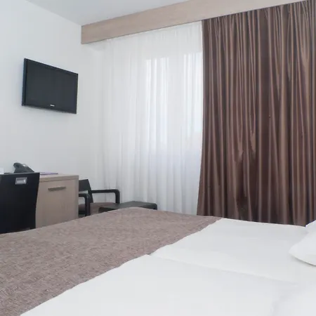 أدريا 4* دوبروفينك