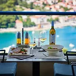 Отель Adria 4*