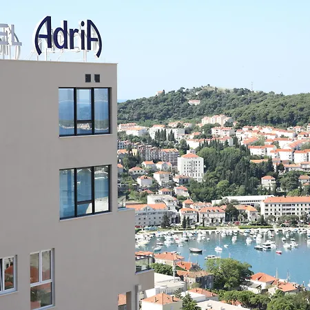 Adria 4*